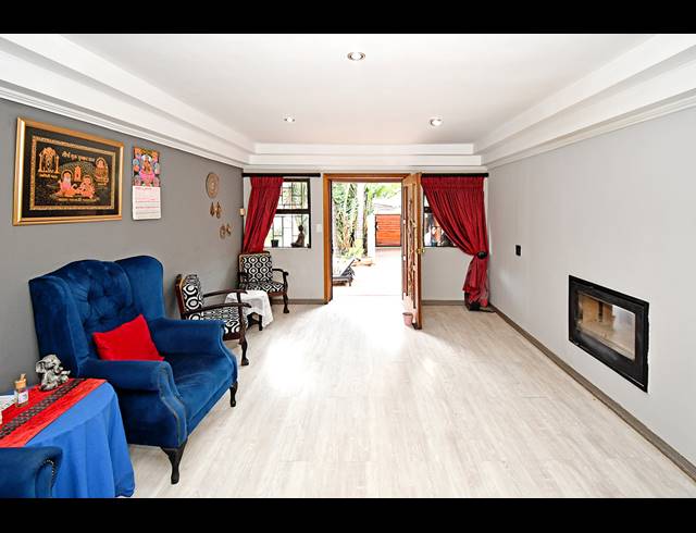 4 BEDROOM FREEHOLD FOR SALE IN HIGHWAY GARDENS